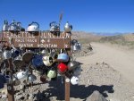 462-EEUU-California-Death Valley N.P-Teakettle Junction.jpg