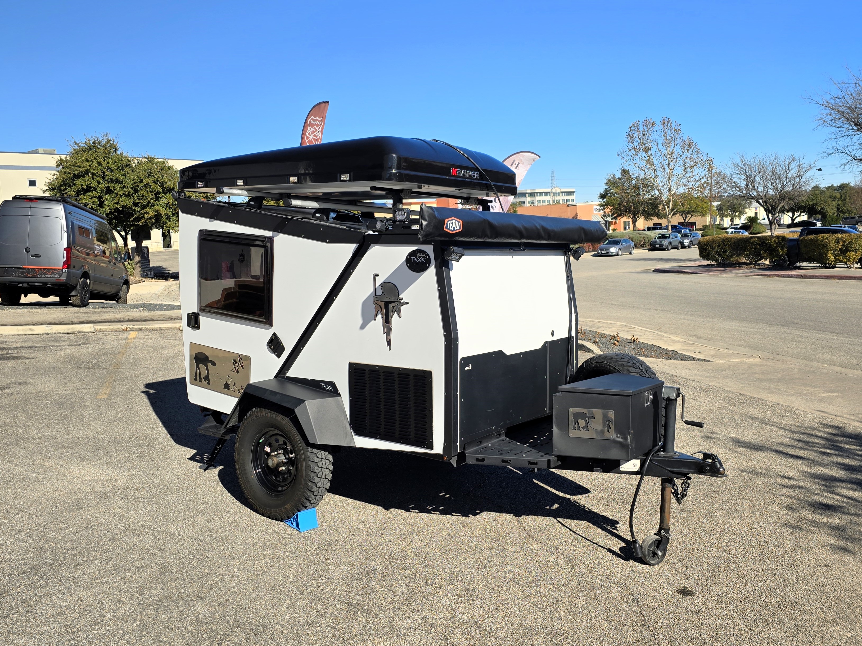 2020 taxa tigermoth sleepinside trailer forsale near sanantonio texas hawkesoutdoors 210251288...jpg