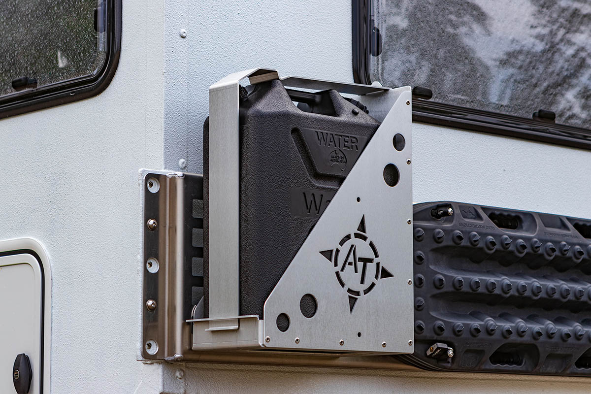 9061-892-Ford-F350-Custom-Camper (11 of 21)--small.jpg 9061-892-Ford-F350-Custom-Camper (11 of 21)--small.jpg