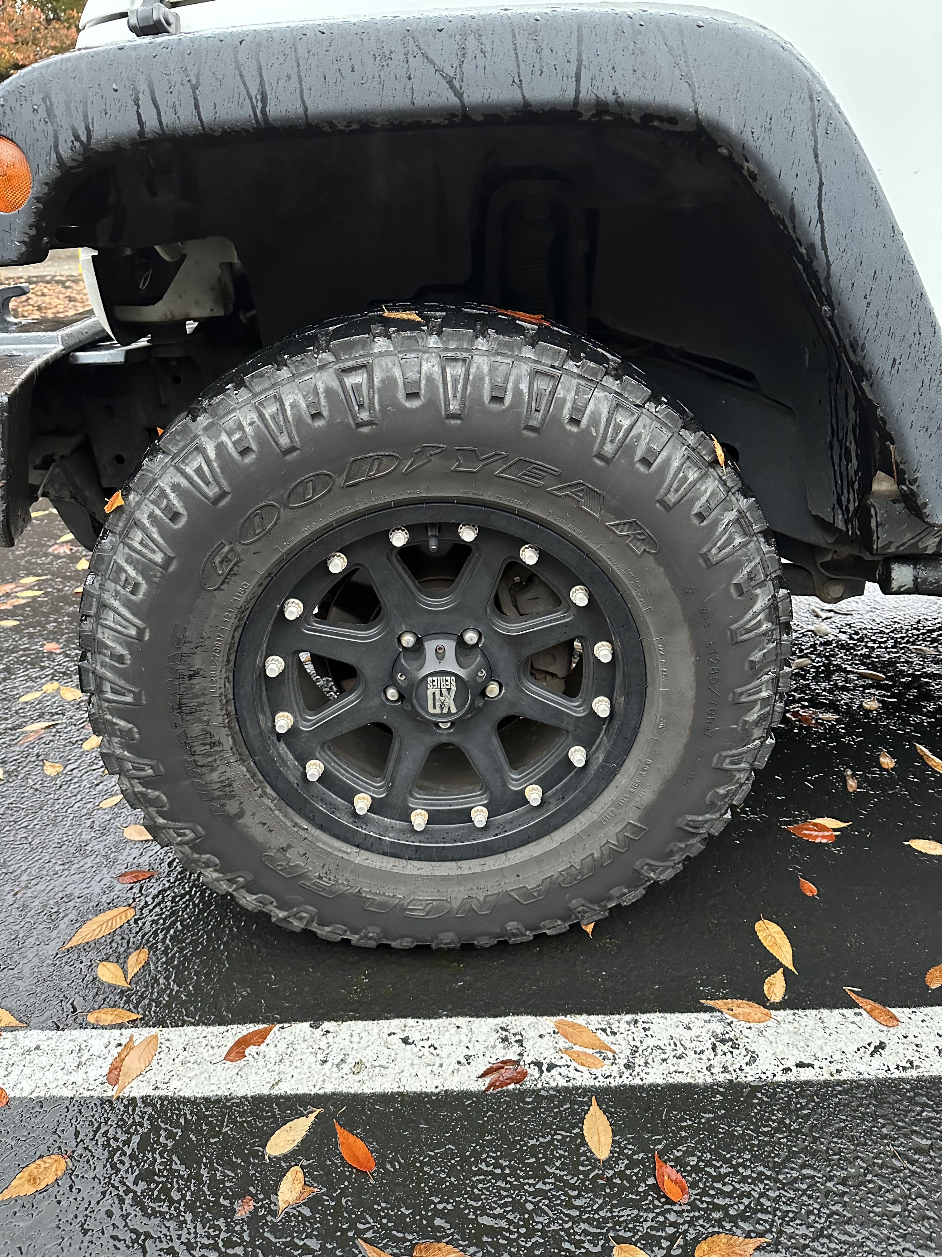 A_Tire.jpg