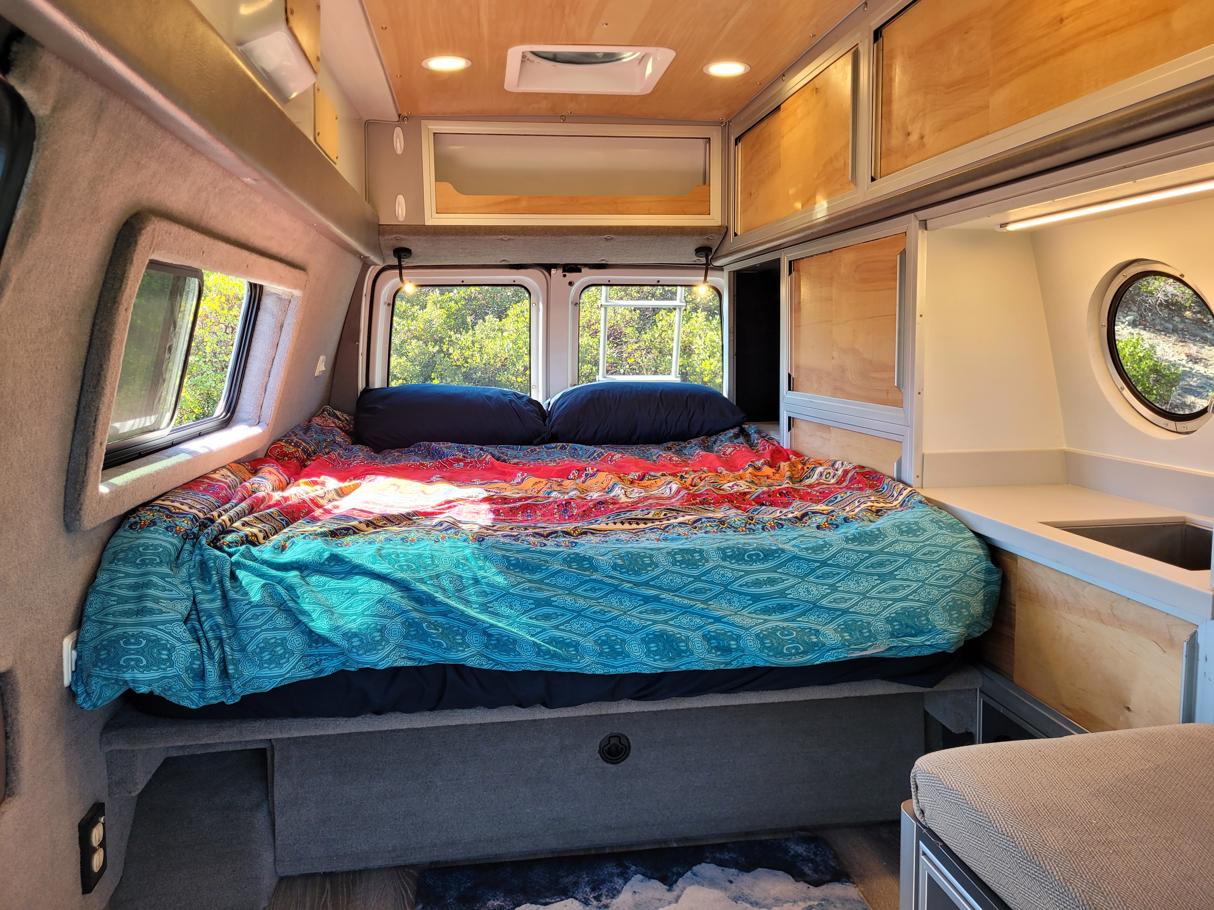 ambo65.jpg ambo65.jpg