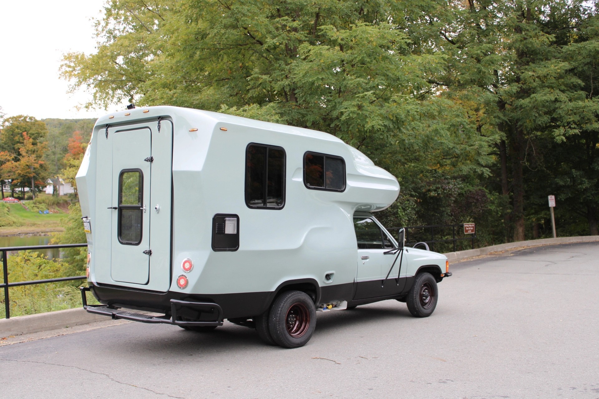awesomely-weird-toyota-mirage-camper-looks-like-a-gaudi-masterpiece-sells-with-no-reserve_2.jpg