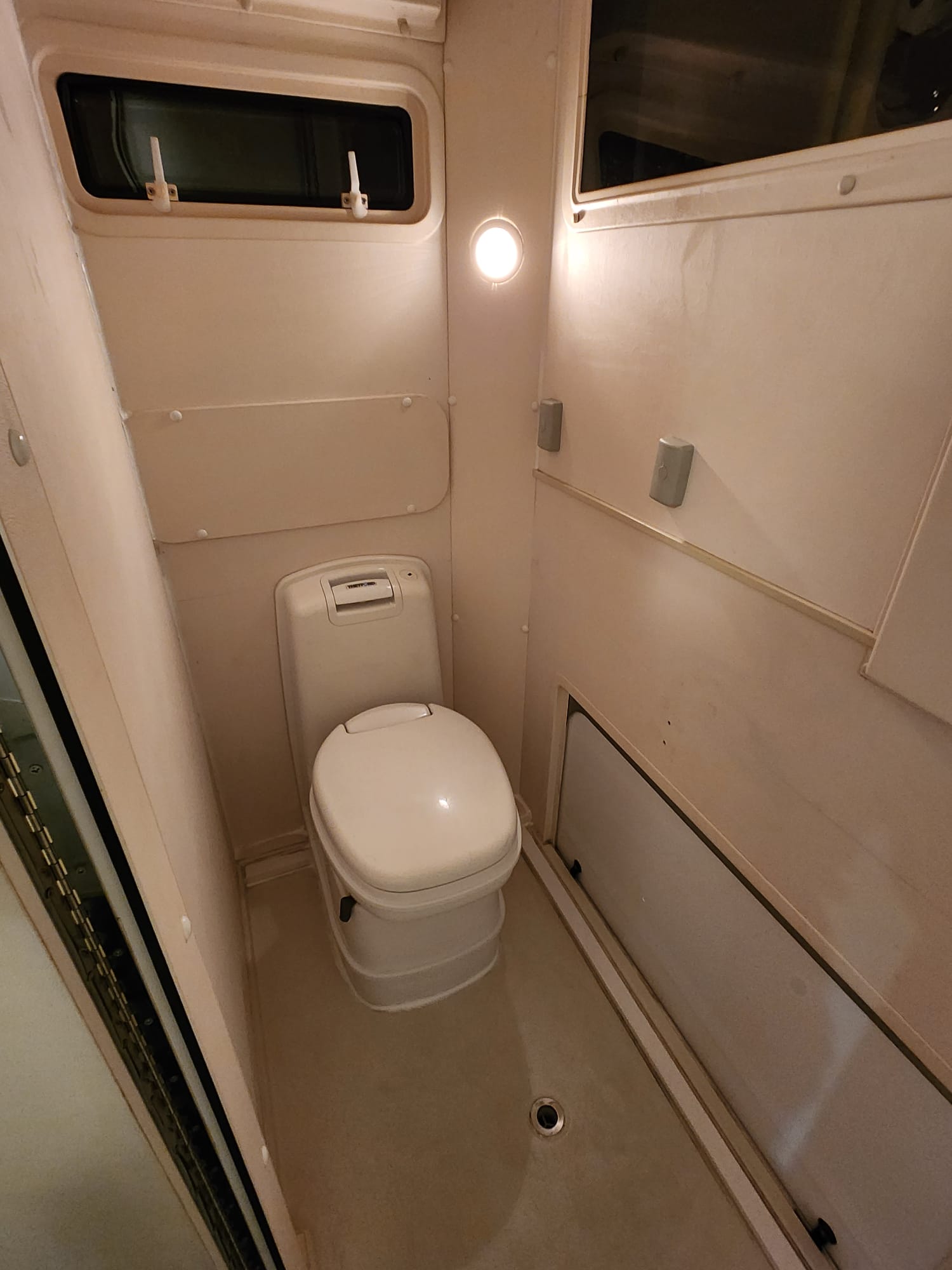 Bathroom toilet and shower area.jpg Bathroom toilet and shower area.jpg