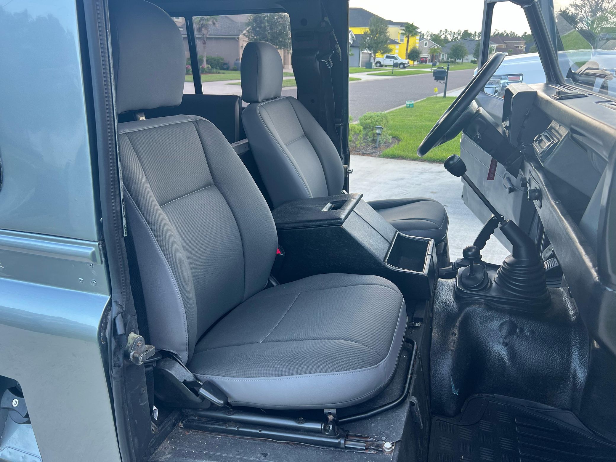 Defender_Interior_2.jpeg Defender_Interior_2.jpeg