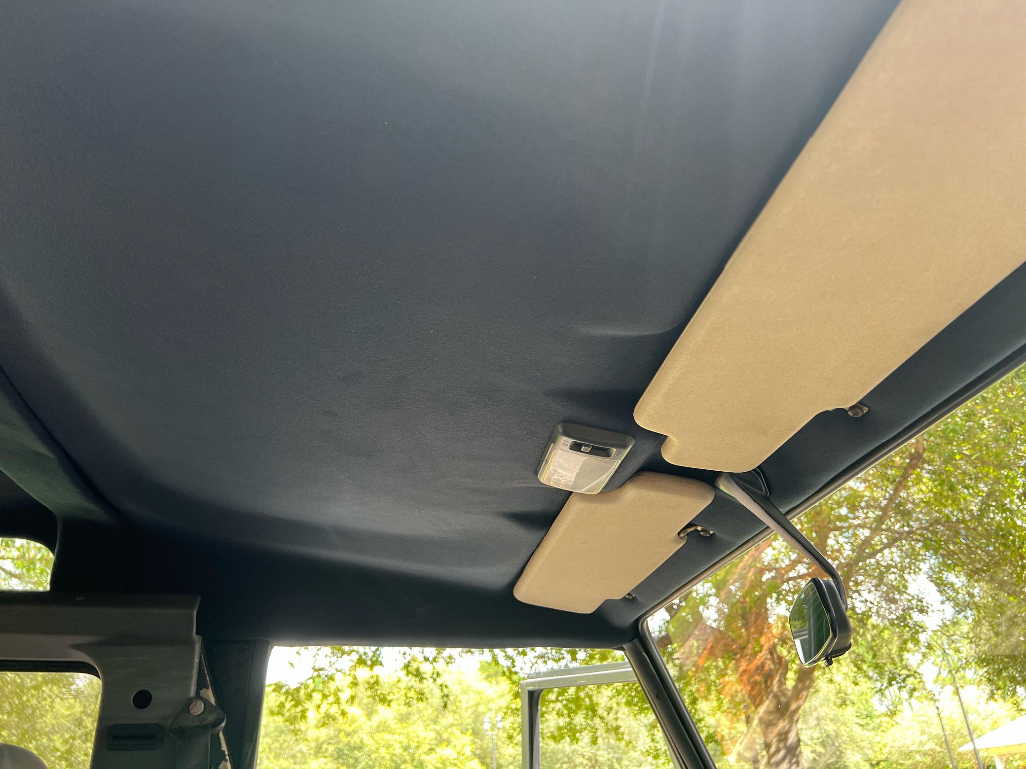 Defender_Interior_3.jpeg Defender_Interior_3.jpeg