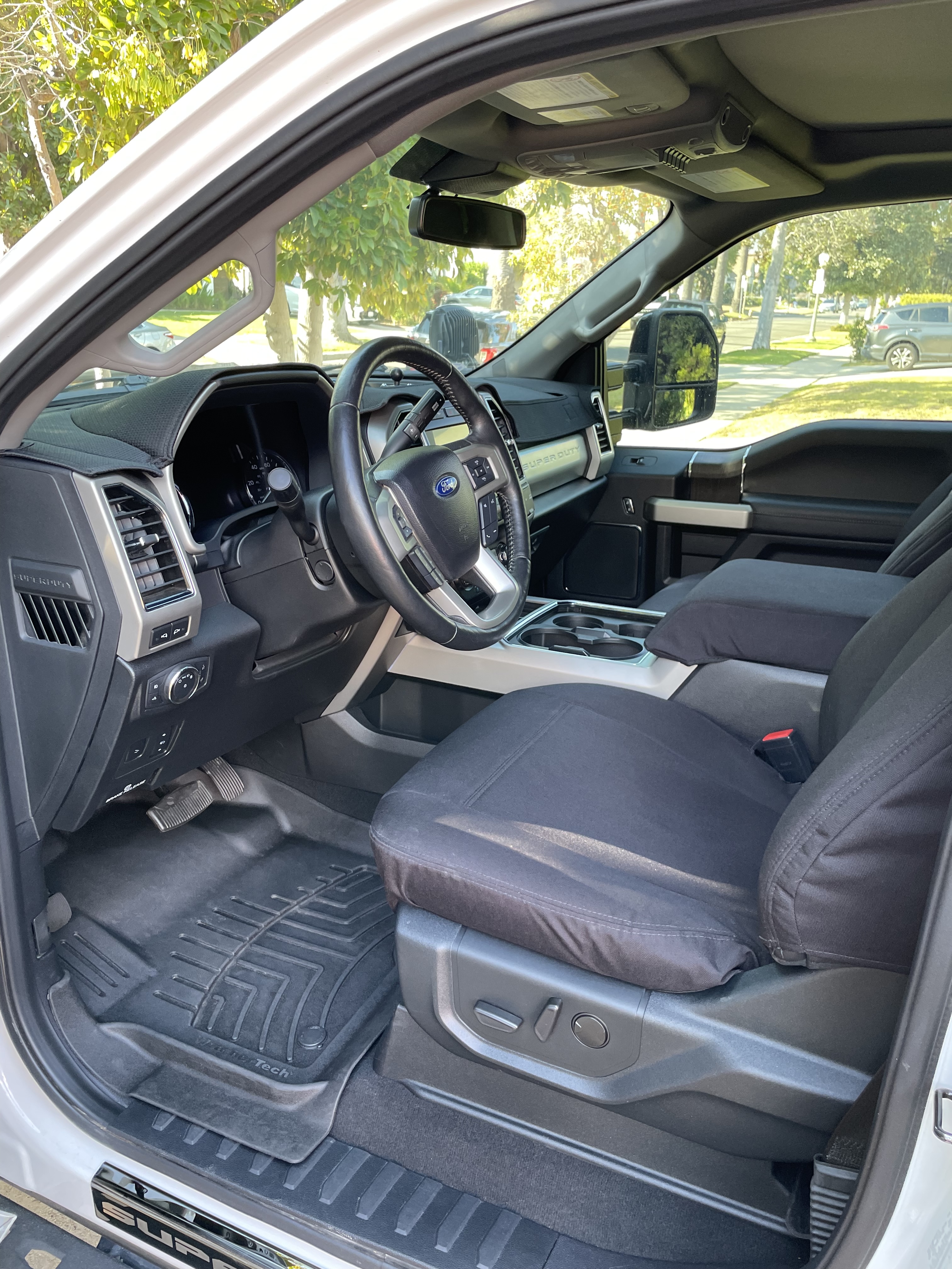 driver inside.jpg driver inside.jpg
