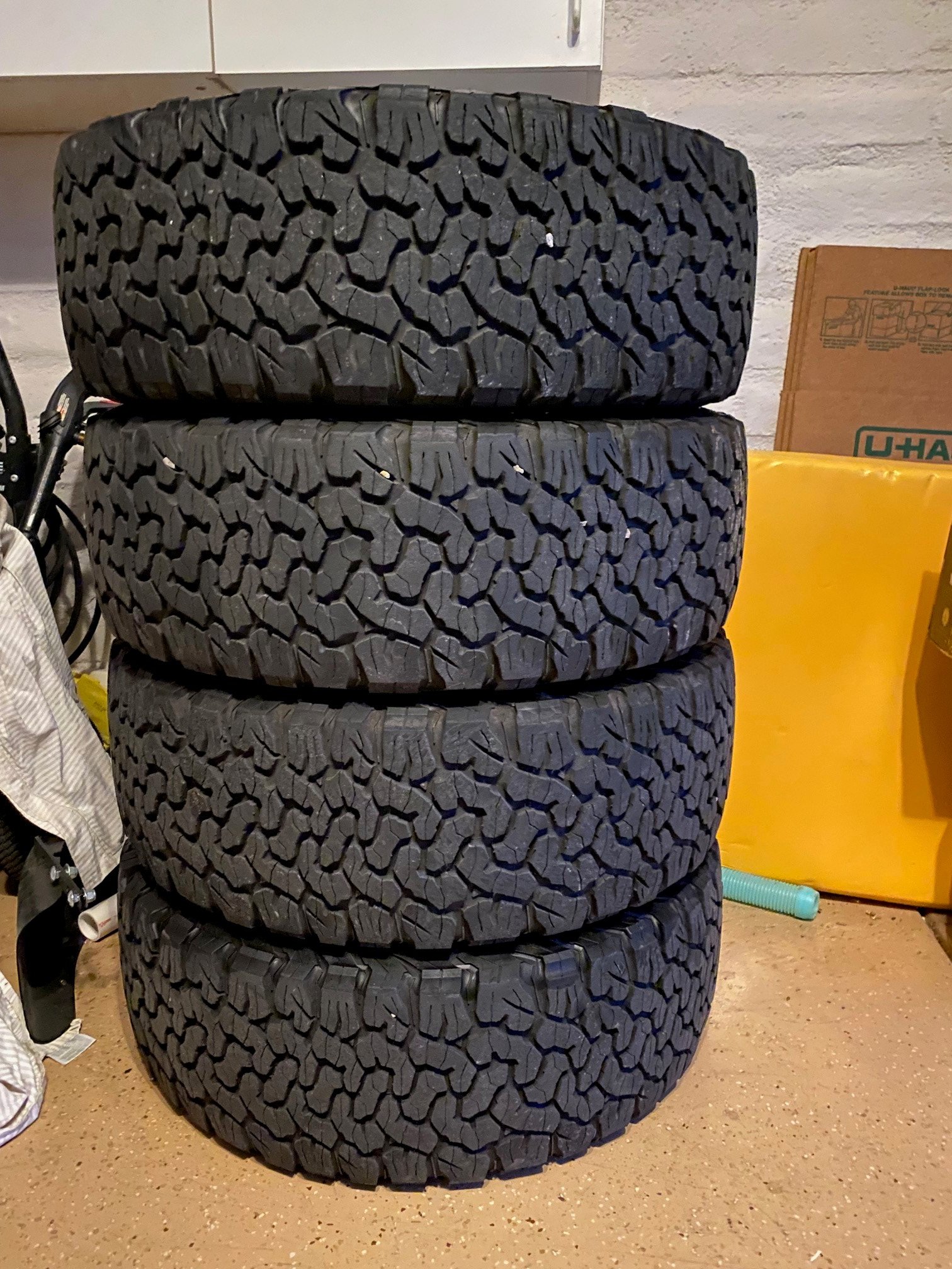 garagetires.jpg garagetires.jpg