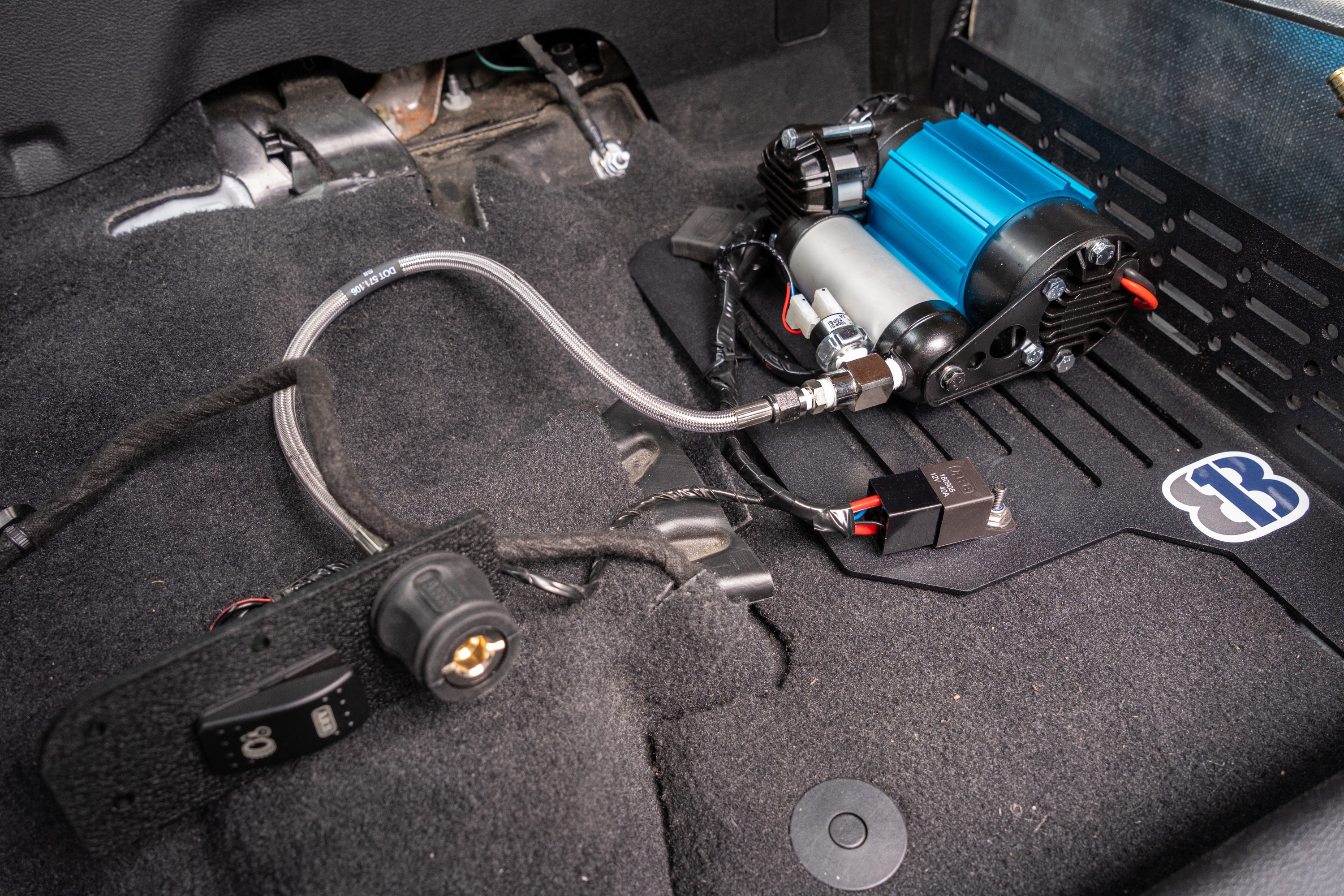 jeep-camper-compressor.jpg