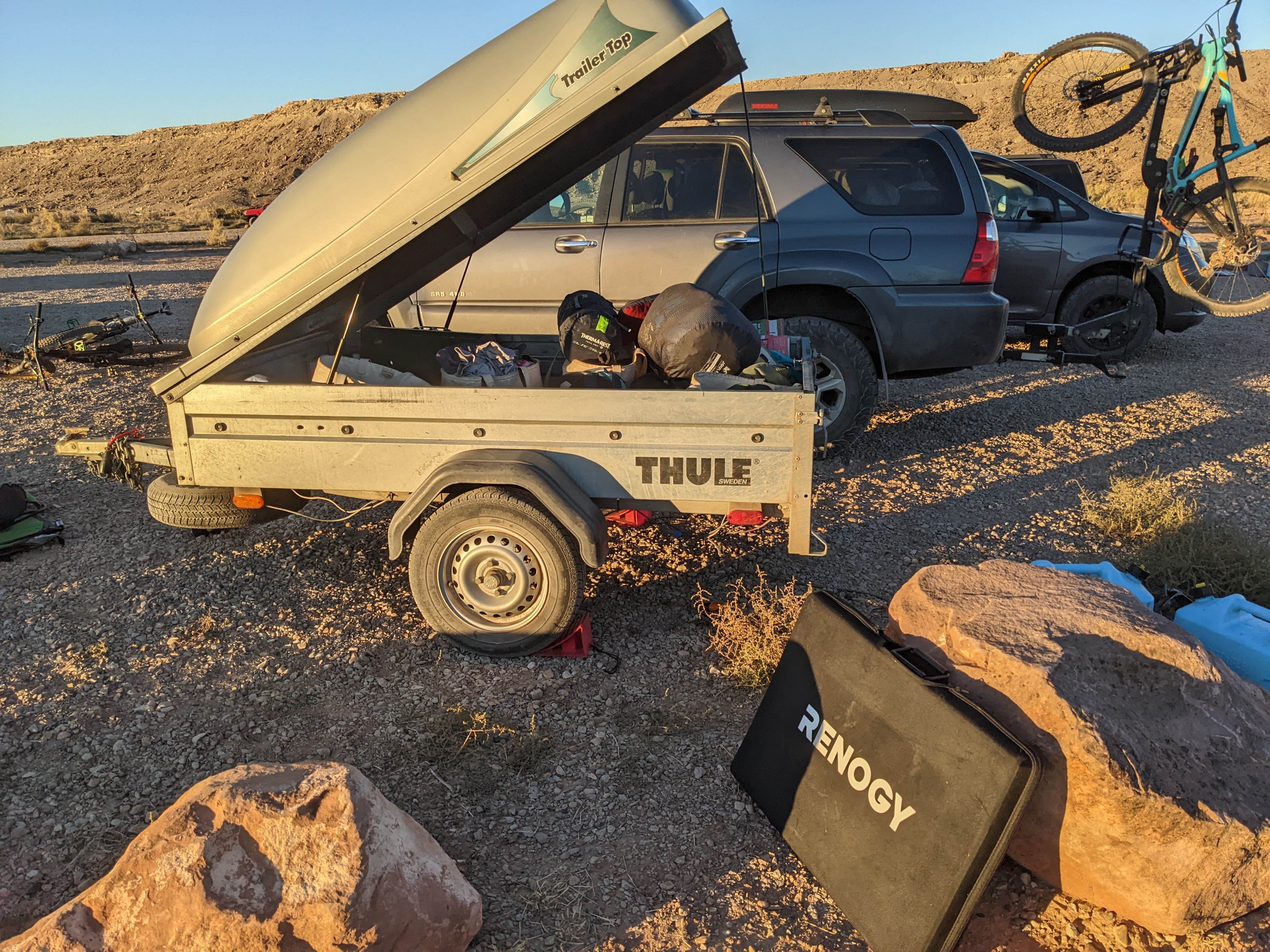 Thule 1700 Trailer Expedition Portal