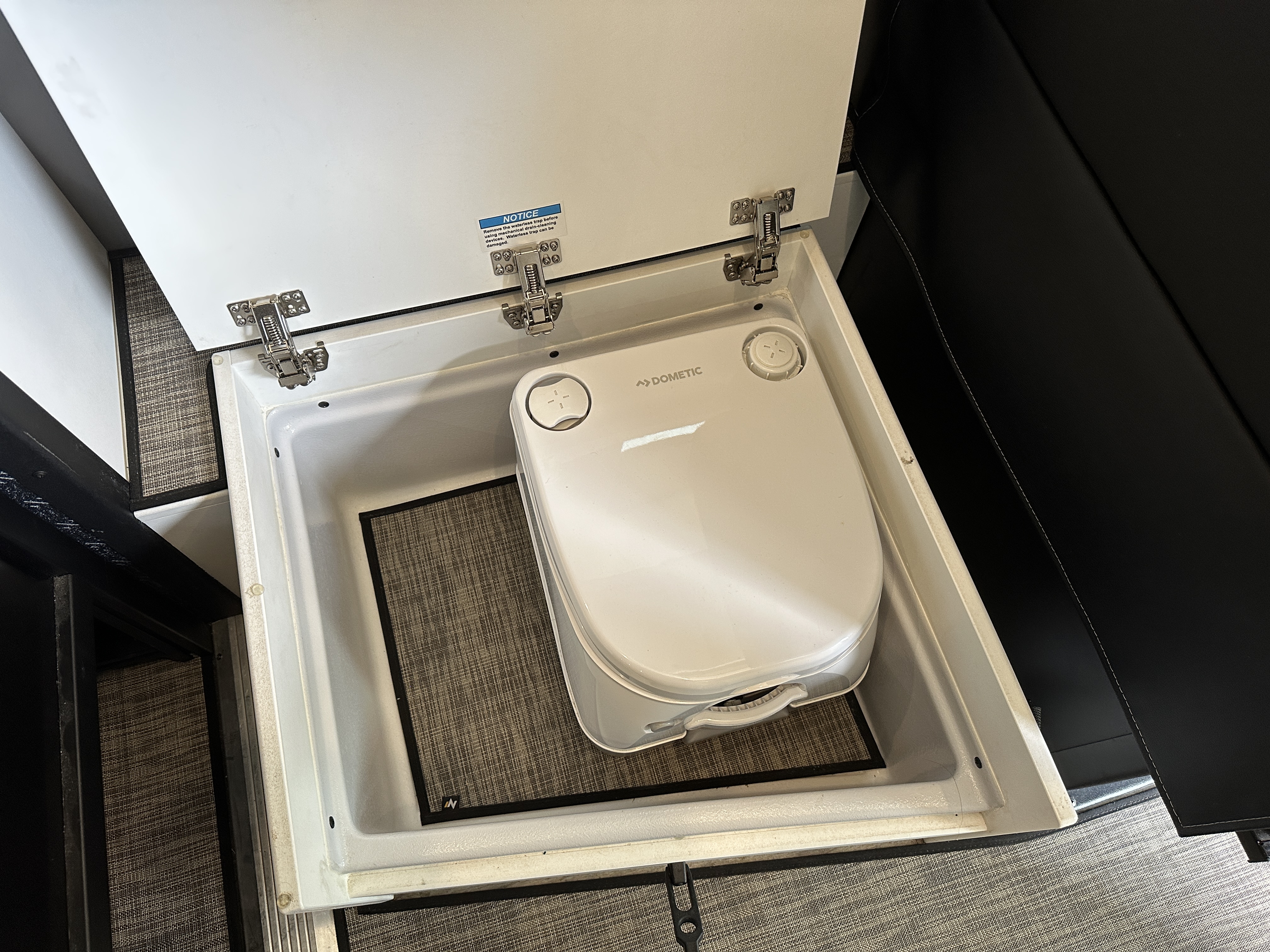 Toilet.JPG
