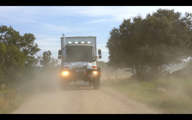Unimog Expedition Vehicle (Camper) 4-Mercedes Benz .jpg