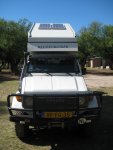 front with solarpanels on roof.jpg