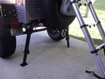 trailer legs.1.jpg