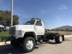 1985 FORD F700 4x4 chassis cab 1.jpg