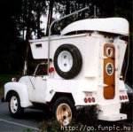 weird_rv_white_thing_with_boat[1].jpg