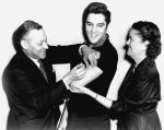 elvis-pressley-receiving-the-salk-polio-vaccine-in-1956.jpg