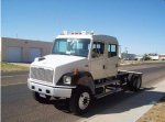 2001 freightliner FL70 01.jpg