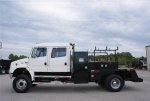2001 Freightliner FL80 4x4 04.jpg