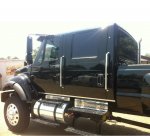 2005 International CXT 7300 4x4 03.jpg