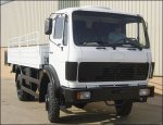 1985 mercedes 1017 4x4 drop-side 02.jpg