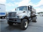 2006 INTERNATIONAL 7400 4x4 01.jpg