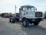 2004 OSHKOSH F2346 6x6 03.jpg