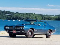 0609hppp_02z-1969_pontiac_ram_air_IV_GTO-front_view.jpg