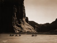 Canyon_de_Chelly,_Navajo.jpg Canyon_de_Chelly,_Navajo.jpg