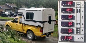 Camion avec campeur.jpg