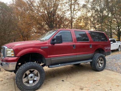 2005 Excursion V10 1.jpg