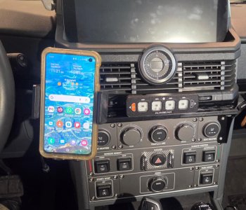 SwitchPanelAndPhoneMounted.jpg SwitchPanelAndPhoneMounted.jpg