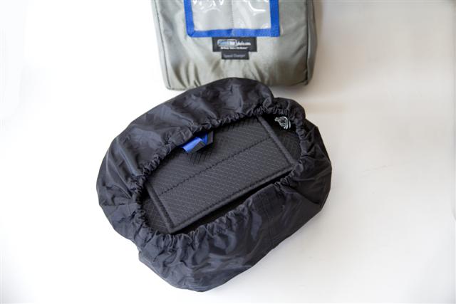 thinktank_speedchanger_pouch2.JPG